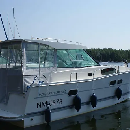 Botel Nautika 1000