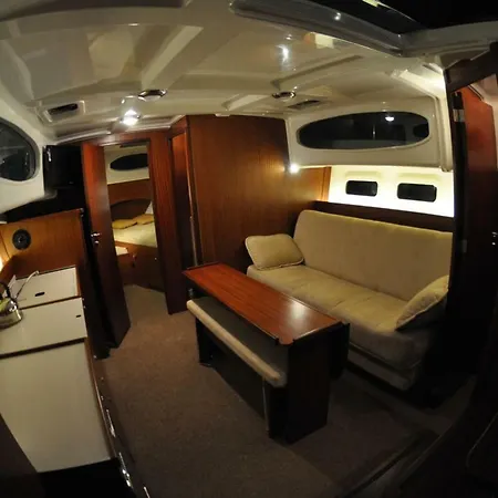 Nautika 1000 Botel